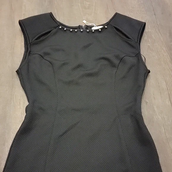Women's black dress. - Picture 4 of 10